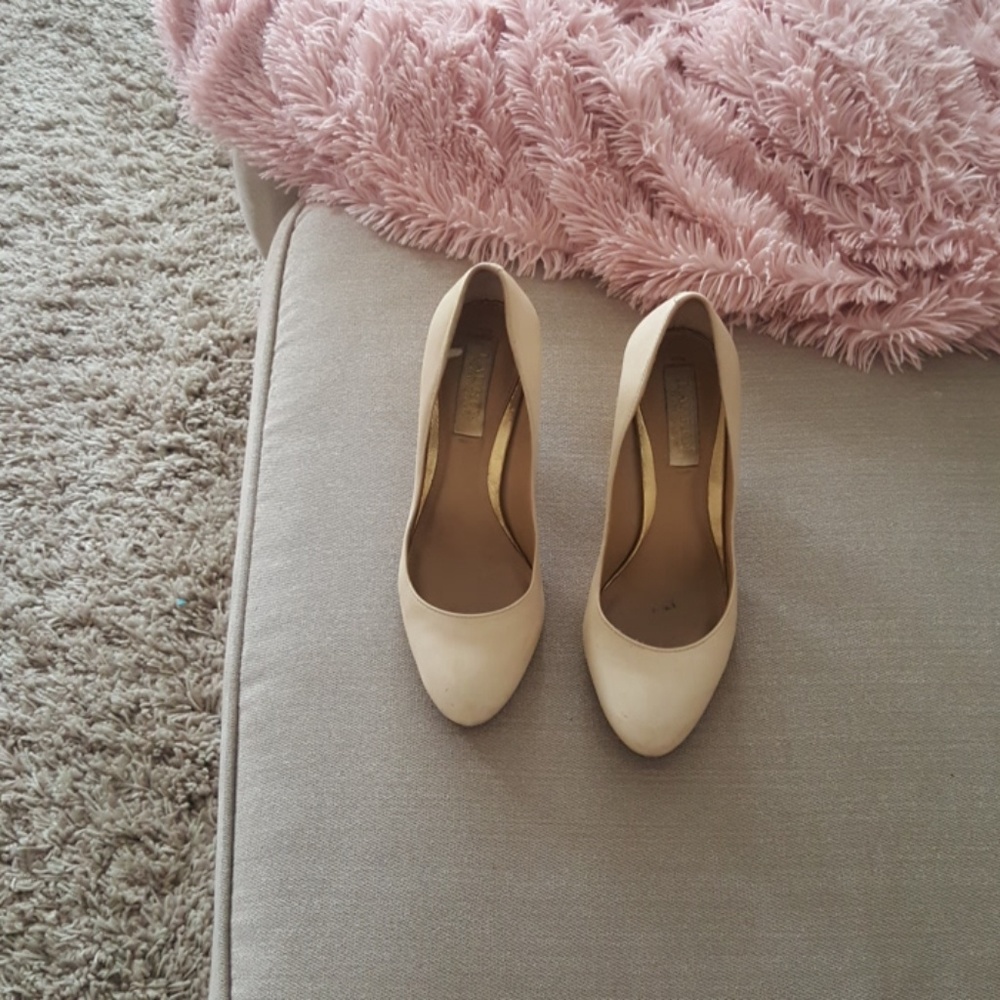 Lauren by Ralph Lauren Size 5 Cream Pumps